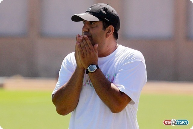 המאמן מאוהב בשחקנים. שלומי שלמה (לירן דורף)